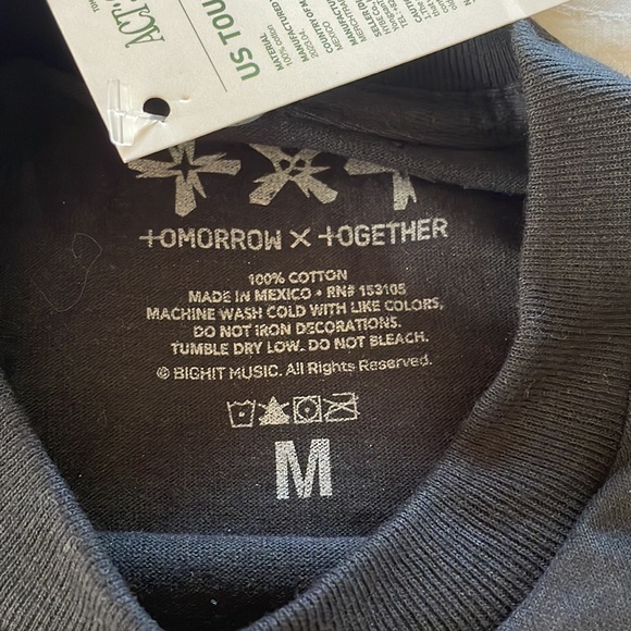 TXT World Tour T-shirt - Picture 3 of 9